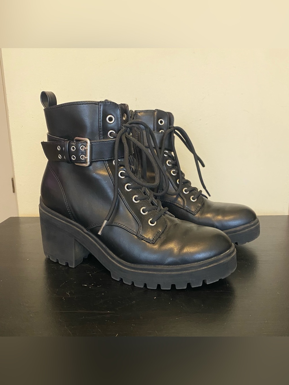 No Boundaries Chunky Black Heel Combat Boots Lace-Up Side Zip Buckle Womens 10